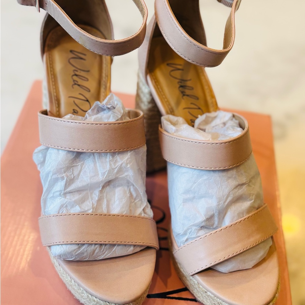 Wild Pair Women's Beige Wedge Sandals